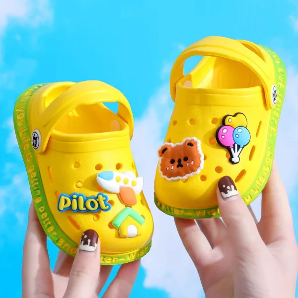 Sandália Crocs Ursinho Azmarelo